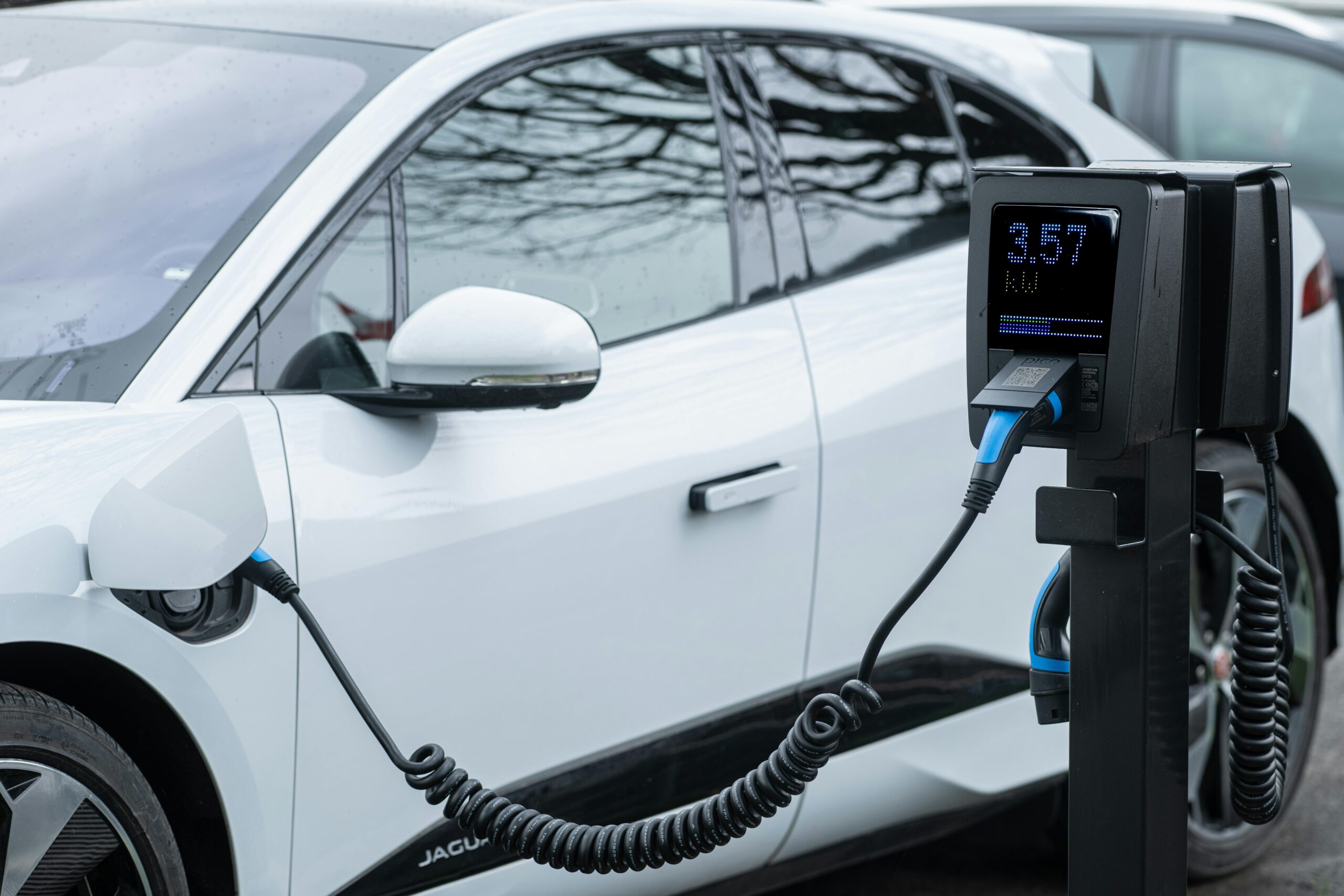 Why Electric Vehicle Charging Stations Are Expanding Rapidly Across the USA