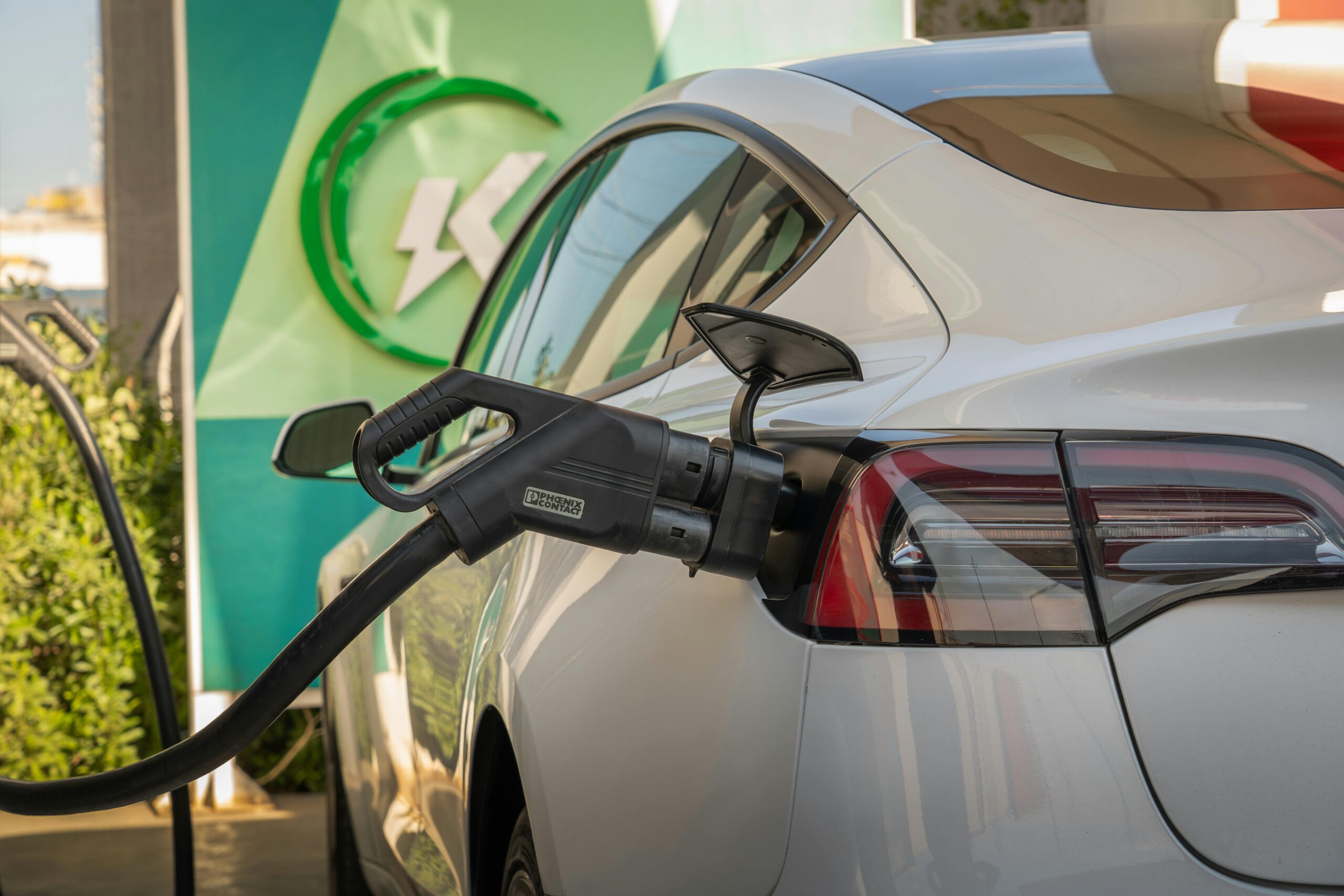 EV Charging Stations Tesla How Superchargers Work (and How Non-Teslas Use Them) in 2026