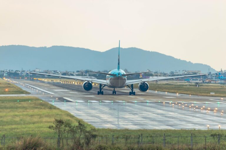 Lithium Batteries on Airplanes Carry-On Rules, Watt-Hour Limits, and How to Pack Without Trouble